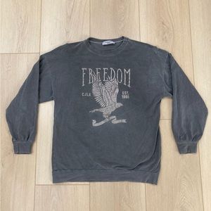 Women’s Carly Jean Los Angeles Pullover Grey Crew Sweatshirt